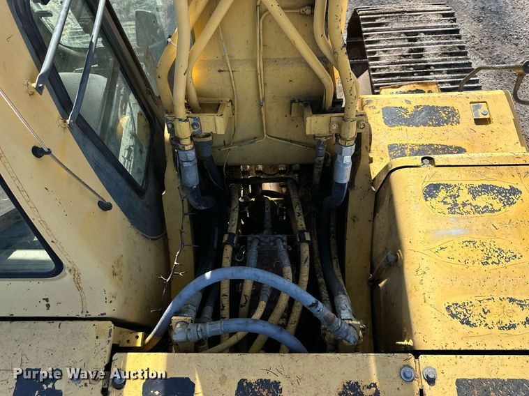image for item DS3246 1996 Komatsu PC220LC-6 excavator