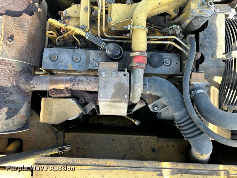 image for item DS3246 1996 Komatsu PC220LC-6 excavator