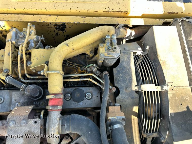 image for item DS3246 1996 Komatsu PC220LC-6 excavator
