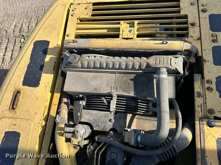 image for item DS3246 1996 Komatsu PC220LC-6 excavator