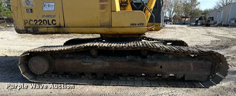 image for item DS3246 1996 Komatsu PC220LC-6 excavator