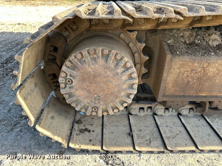 image for item DS3246 1996 Komatsu PC220LC-6 excavator