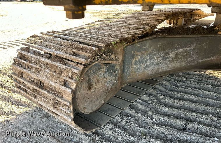 image for item DS3246 1996 Komatsu PC220LC-6 excavator