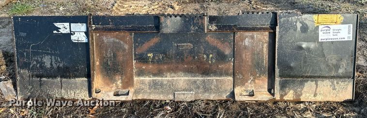 image for item DS3250 Caterpillar skid steer bucket