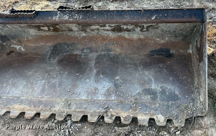 image for item DS3250 Caterpillar skid steer bucket