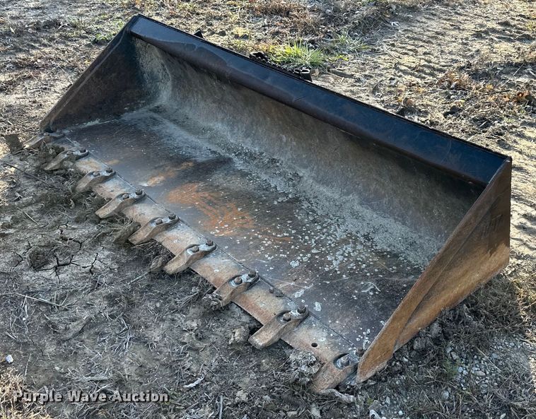 image for item DS3251 Caterpillar skid steer bucket