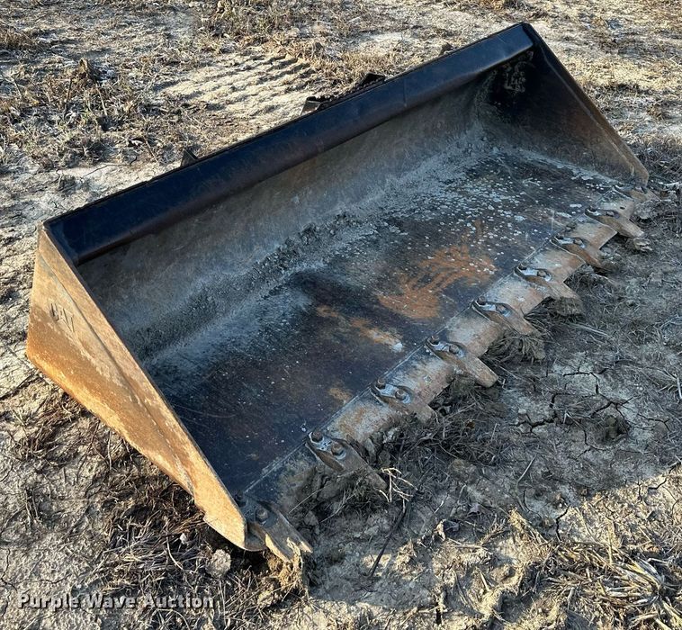 image for item DS3251 Caterpillar skid steer bucket