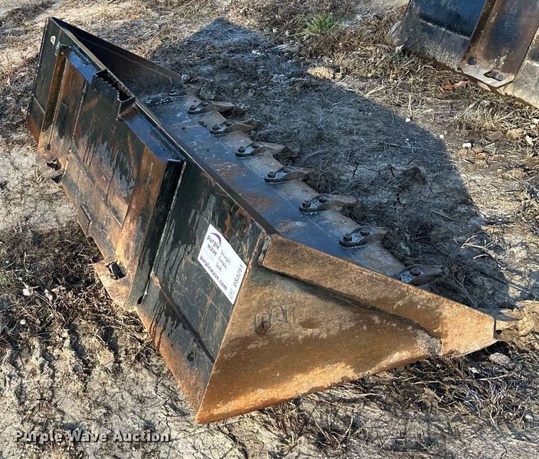 image for item DS3251 Caterpillar skid steer bucket