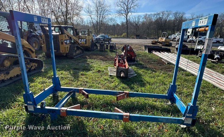 image for item DS3256 Genie Super straddle vertical lift attachment 