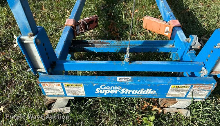 image for item DS3256 Genie Super straddle vertical lift attachment 
