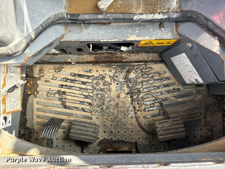 image for item DT2197 Takeuchi TL12V2 skid steer loader