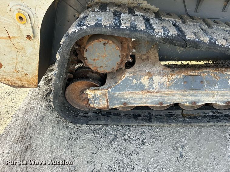 image for item DT2197 Takeuchi TL12V2 skid steer loader