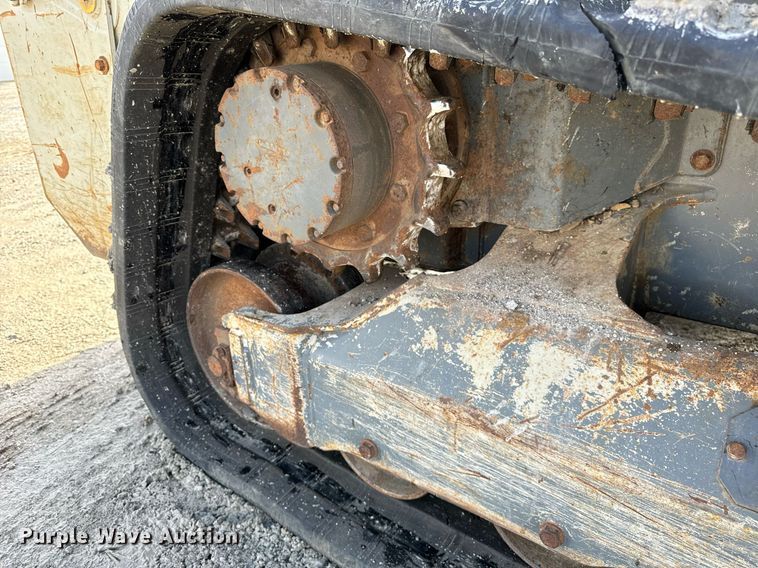 image for item DT2197 Takeuchi TL12V2 skid steer loader