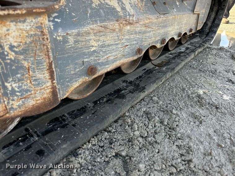 image for item DT2197 Takeuchi TL12V2 skid steer loader