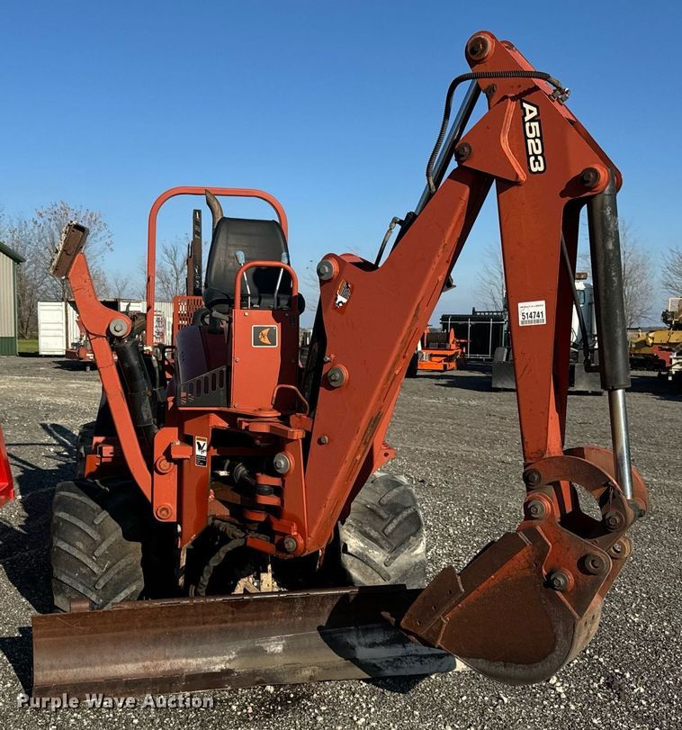 image for item DT2204 2005 Ditch Witch RT55 trencher