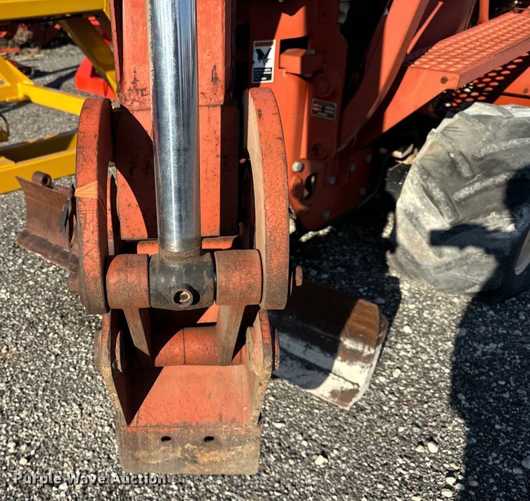 image for item DT2204 2005 Ditch Witch RT55 trencher