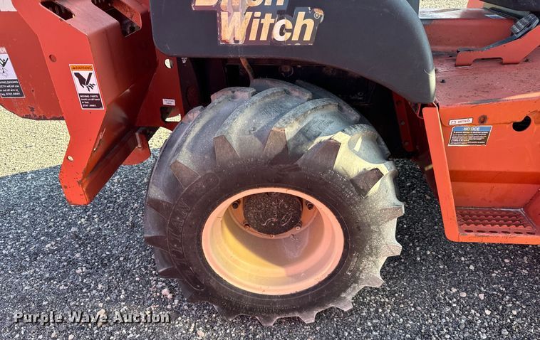 image for item DT2204 2005 Ditch Witch RT55 trencher