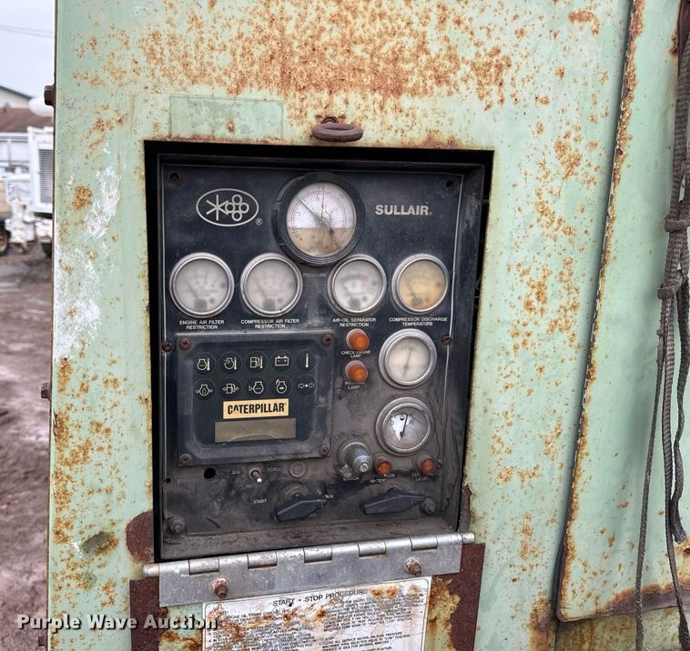 image for item DT2207 1999 Sullair 1600H air compressor