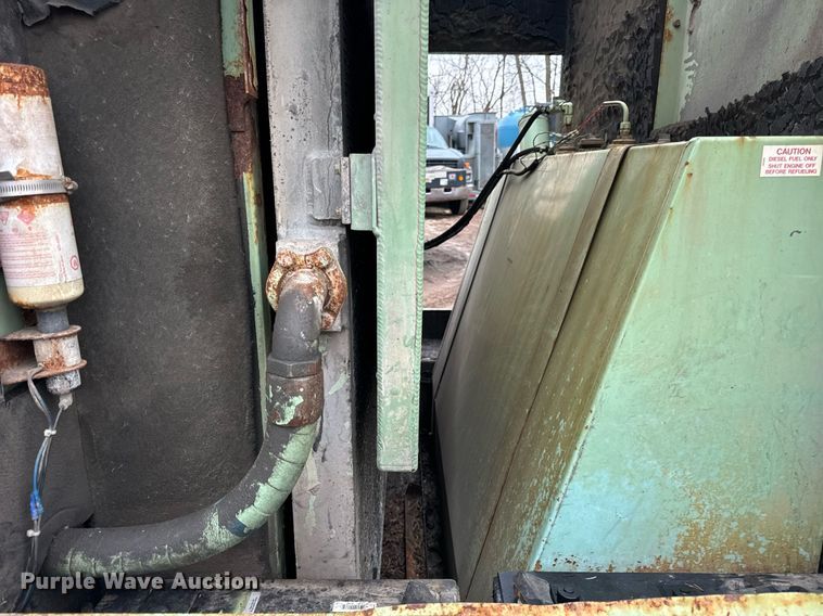 image for item DT2207 1999 Sullair 1600H air compressor