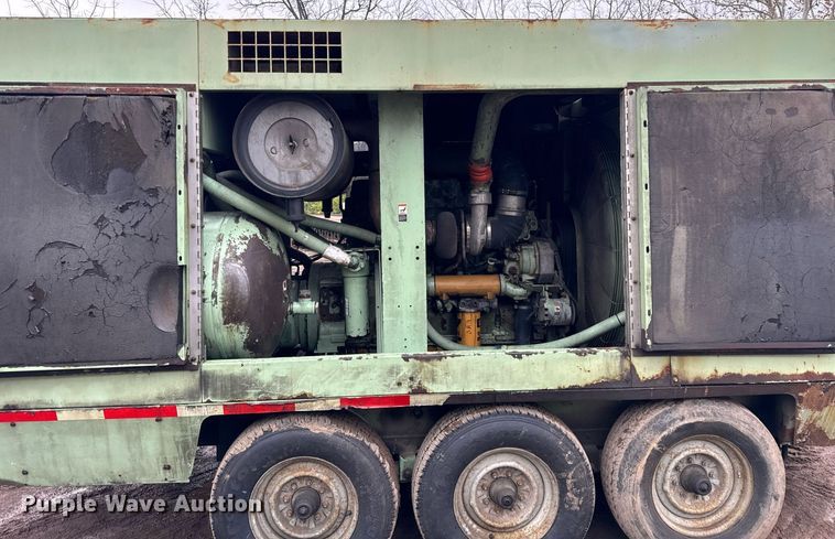 image for item DT2207 1999 Sullair 1600H air compressor