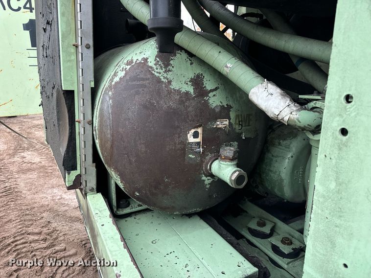 image for item DT2207 1999 Sullair 1600H air compressor