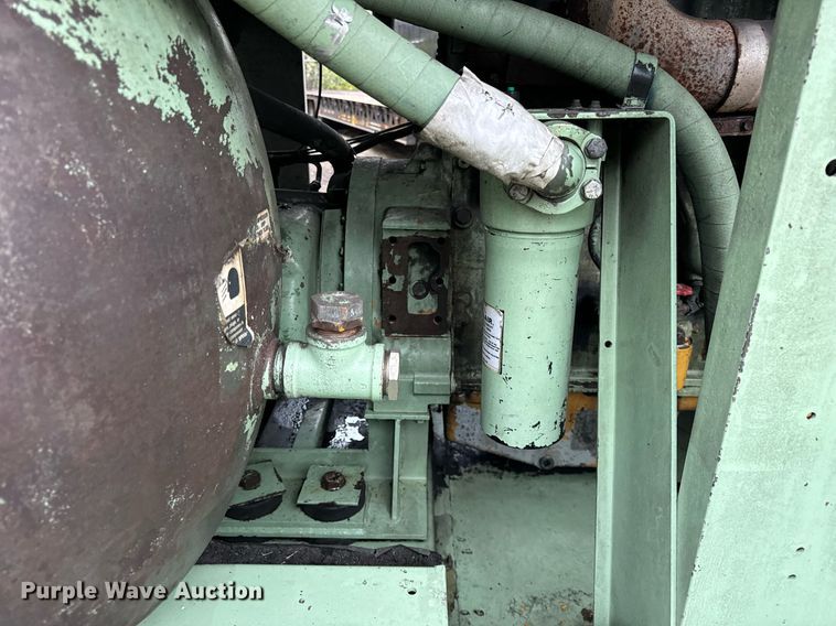 image for item DT2207 1999 Sullair 1600H air compressor