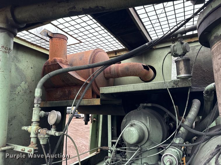 image for item DT2207 1999 Sullair 1600H air compressor