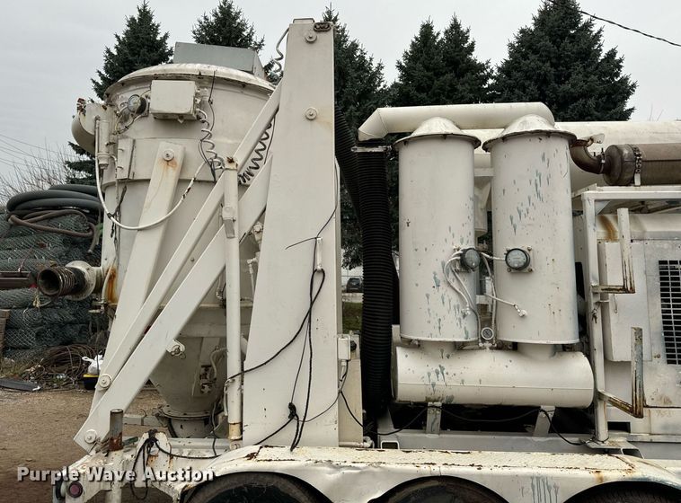 image for item DT2208 Vector Technologies Ltd. 07019 vacuum trailer