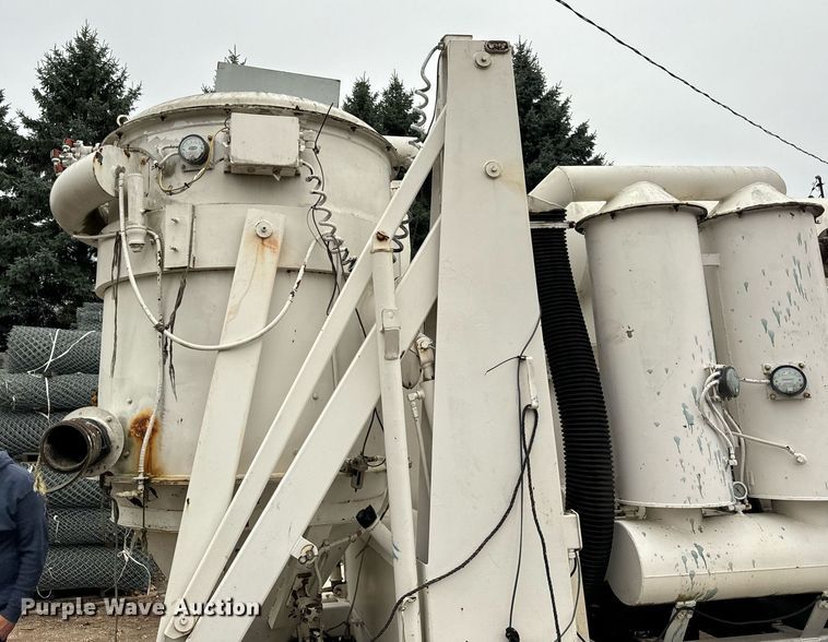 image for item DT2208 Vector Technologies Ltd. 07019 vacuum trailer