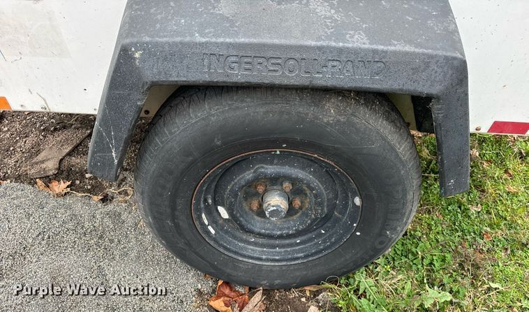 image for item DT2210 2003 Ingersoll-Rand BAP185 air compressor