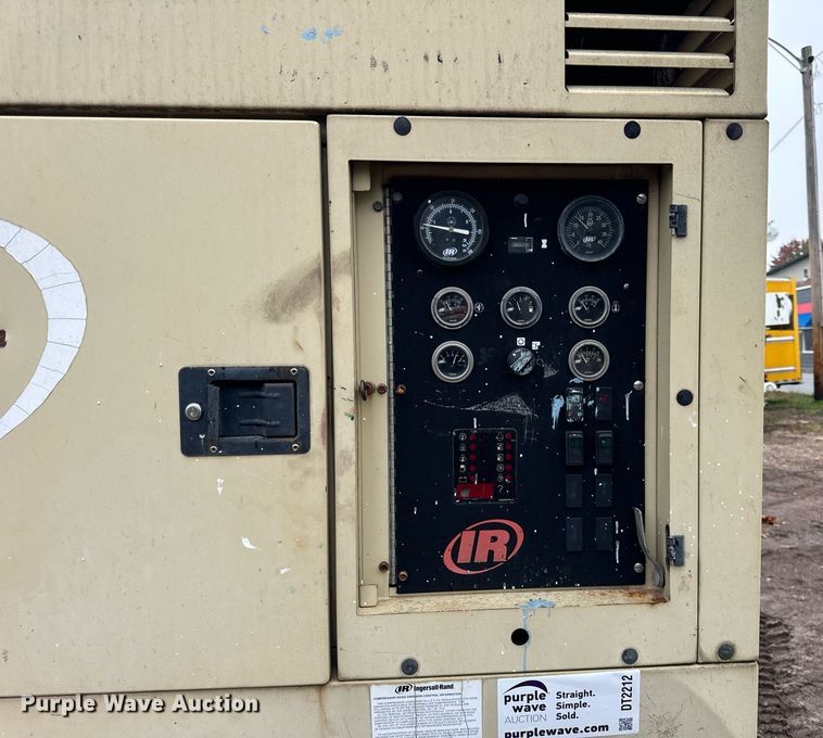 image for item DT2212 Ingersoll-Rand 915 air compressor