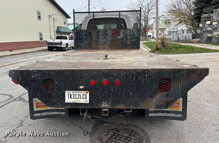 image for item DT2216 2007 GMC C5500 Crew Cab flatbed truck