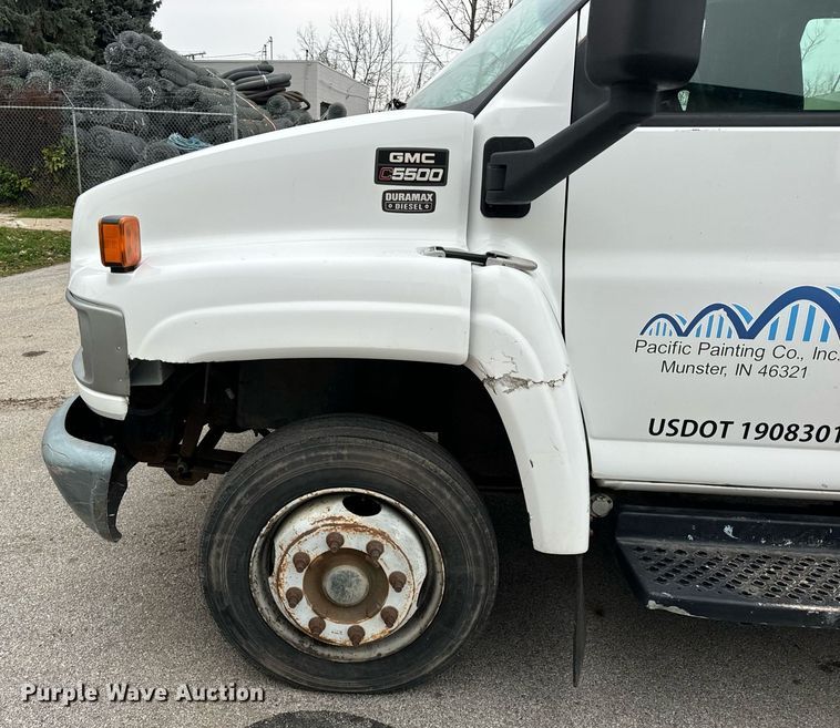 image for item DT2216 2007 GMC C5500 Crew Cab flatbed truck