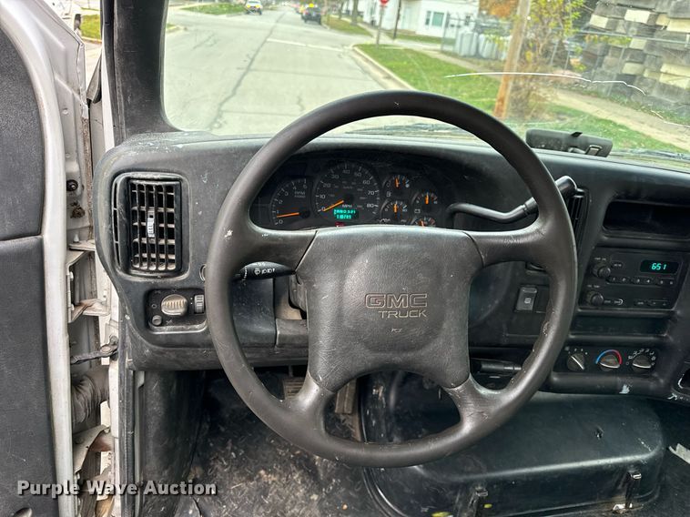 image for item DT2216 2007 GMC C5500 Crew Cab flatbed truck