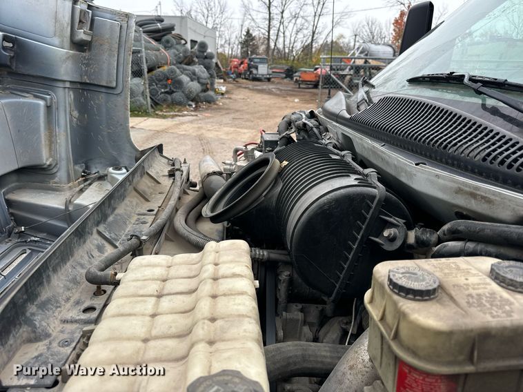 image for item DT2216 2007 GMC C5500 Crew Cab flatbed truck