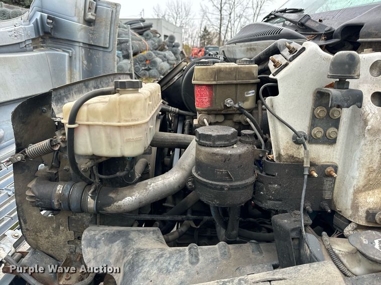 image for item DT2216 2007 GMC C5500 Crew Cab flatbed truck