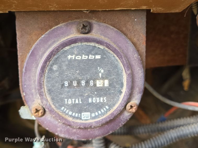 image for item DT5356 1982 Ford B700 bucket truck