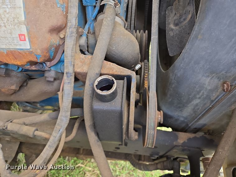 image for item DT5356 1982 Ford B700 bucket truck