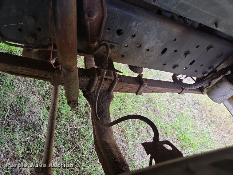 image for item DT5356 1982 Ford B700 bucket truck