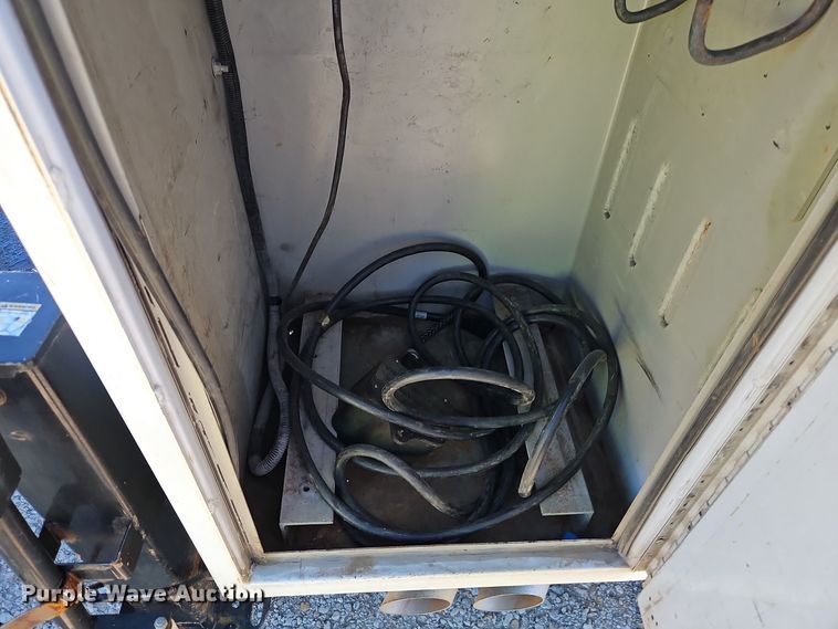 image for item DT7560 2008 Ford F450 Super Duty XL SuperCab utility / service truck