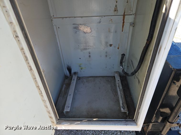 image for item DT7560 2008 Ford F450 Super Duty XL SuperCab utility / service truck