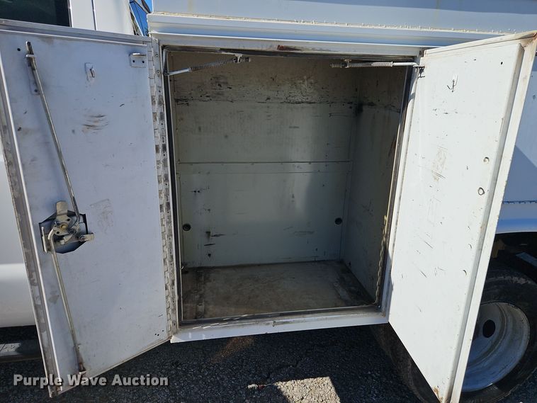 image for item DT7560 2008 Ford F450 Super Duty XL SuperCab utility / service truck