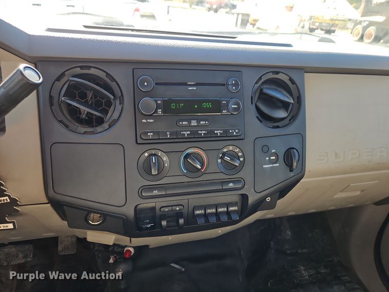 image for item DT7560 2008 Ford F450 Super Duty XL SuperCab utility / service truck