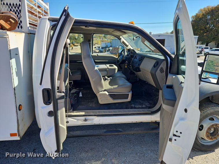 image for item DT7560 2008 Ford F450 Super Duty XL SuperCab utility / service truck