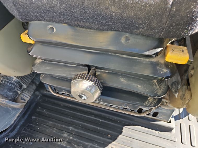 image for item DT7562 2007 Komatsu PC300LC-8 excavator