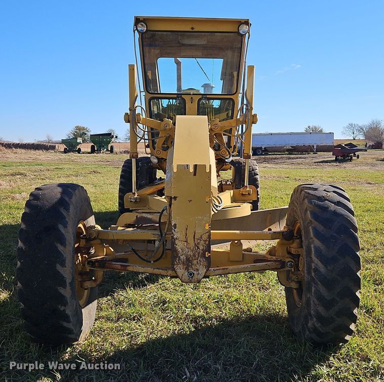 image for item DT7564 1985 Caterpillar 120G motor grader