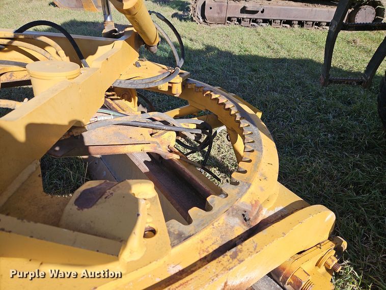 image for item DT7564 1985 Caterpillar 120G motor grader