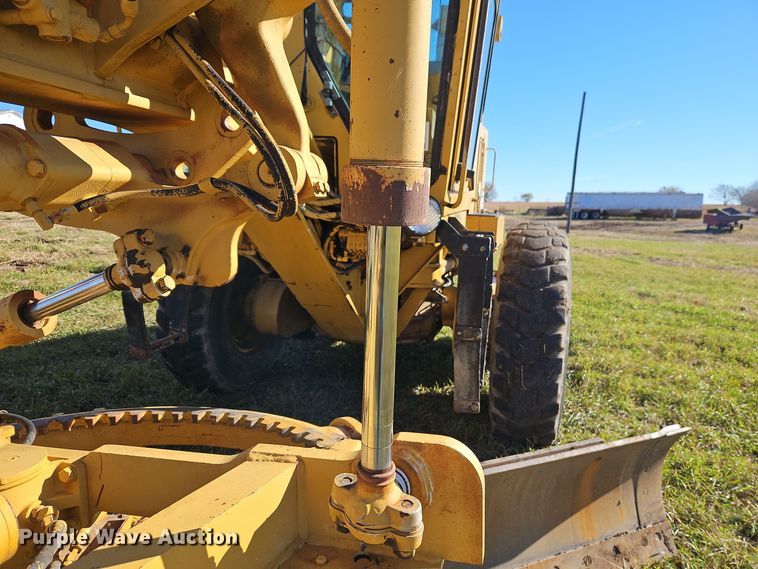 image for item DT7564 1985 Caterpillar 120G motor grader