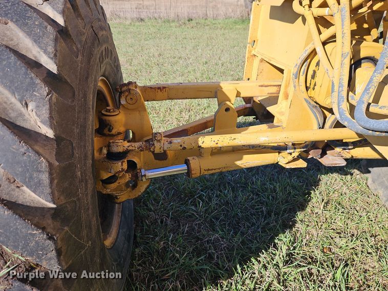 image for item DT7564 1985 Caterpillar 120G motor grader