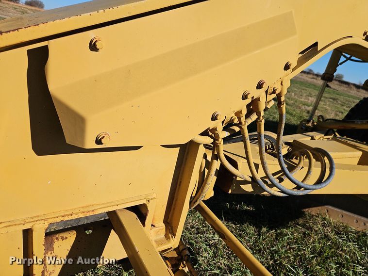 image for item DT7564 1985 Caterpillar 120G motor grader
